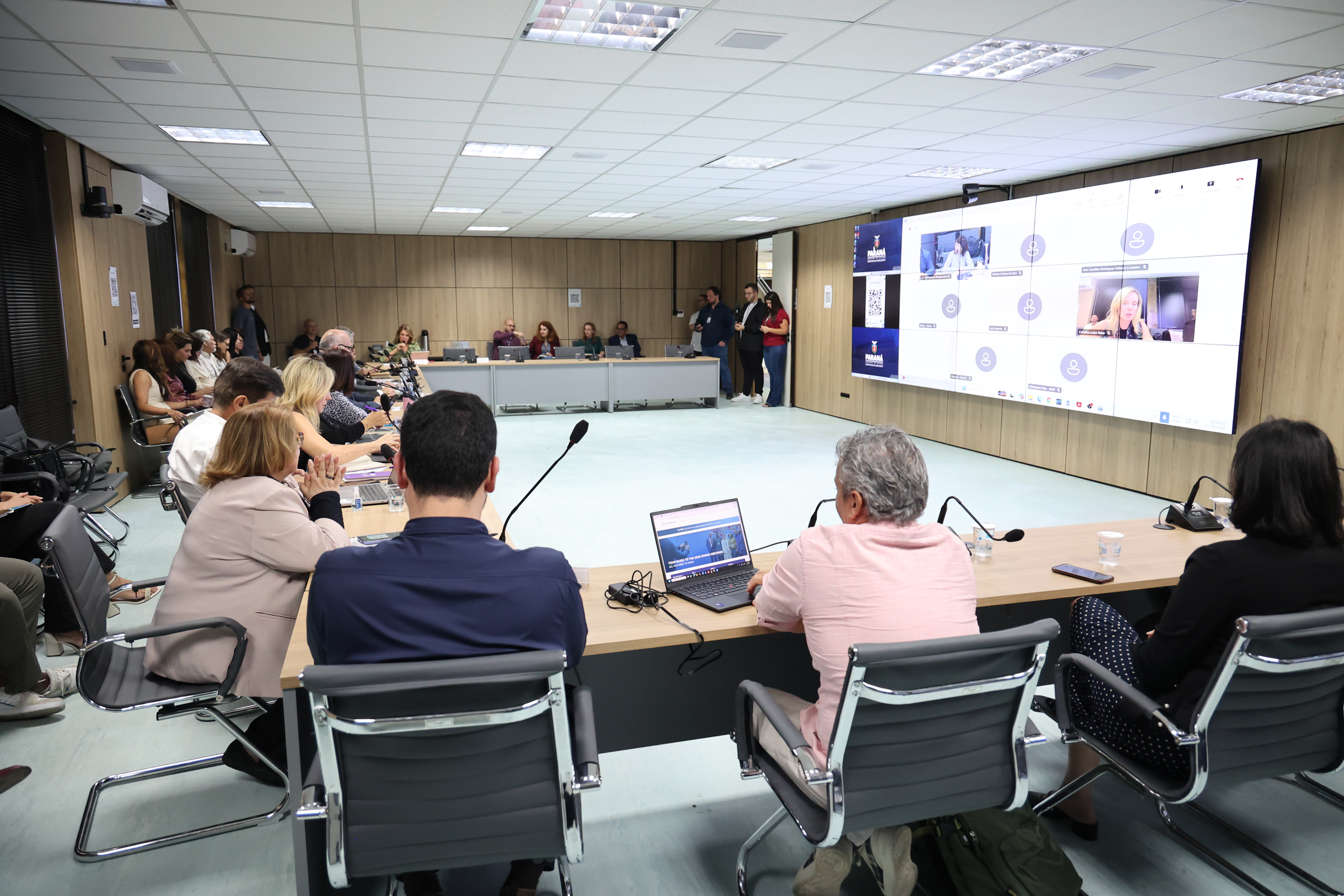 Governo e Banco Mundial avaliam ações do Paraná Eficiente e discutem avanços