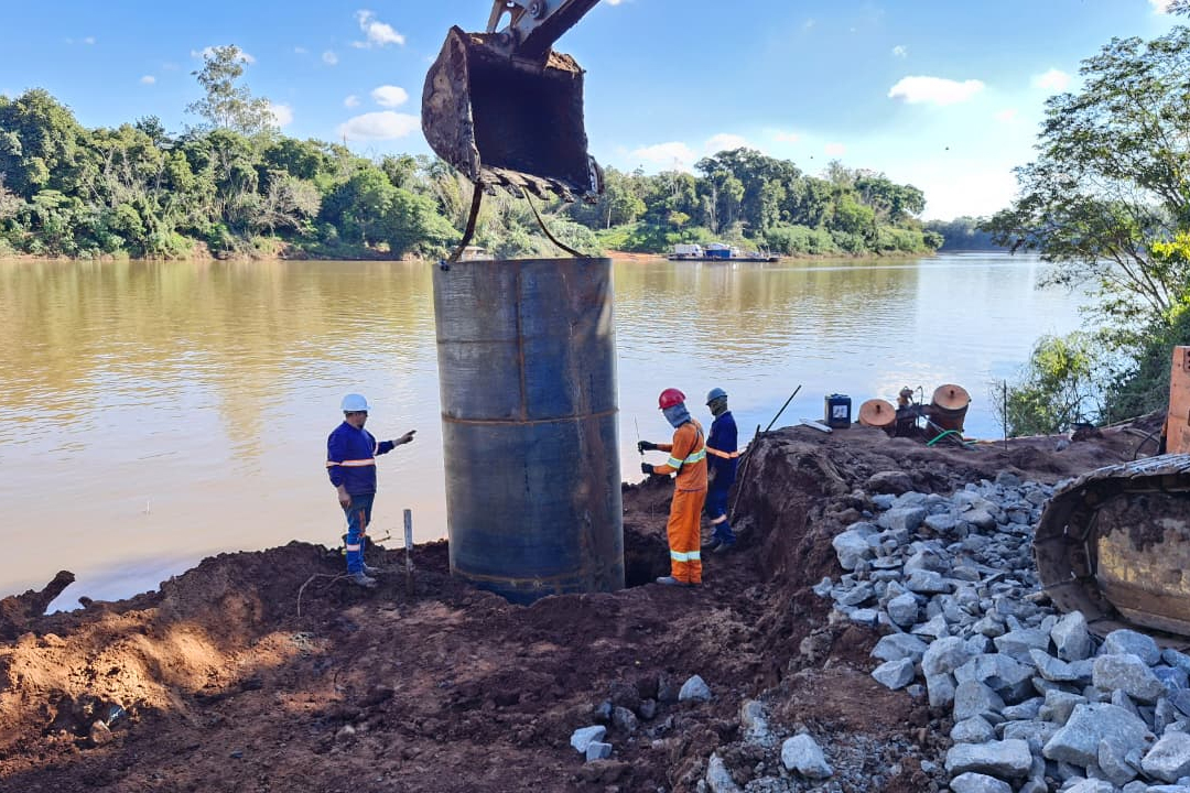 Nova ponte entre Japurá e São Carlos do Ivaí tem fundações concluídas nas duas margens