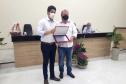 Entrega de pavimentação de estrada rural e de máquinas, caminhão e equipamentos para cooperativas de agricultura familiar, inauguração de cozinha comunitária. Estas foram algumas das ações dos secretários estaduais da Agricultura e do Abastecimento, Norberto Ortigara, e do Planejamento e Projetos Estruturantes, Valdemar Bernardo Jorge, na semana passada na região do Norte Pioneiro.