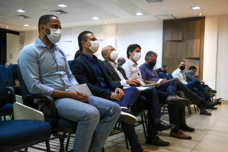 O Governo do Estado, por meio da Secretaria do Planejamento e Projetos Estruturantes, realizou nesta semana as primeiras oficinas do Programa Paraná Produtivo. O programa pretende identificar potenciais e carências das regiões e planejar um desenvolvimento produtivo integrado entre os municípios. O secretário do Planejamento, Valdemar Bernardo Jorge, fez a abertura dos dois eventos. - 30/04/2021