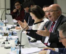 Especialistas de nove países debatem modelos inovadores de políticas relacionadas à família