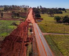 Pavimentação da estrada que liga Marilena ao Porto Maringá avança com terraplanagem