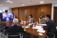 O governador Carlos Massa Ratinho Junior se reuniu nesta segunda-feira (21), por videoconferência, com a diretoria do Banco Mundial (BIRD) para alinhar as etapas de contratação de uma linha de crédito no valor de US$ 130 milhões (R$ 654 milhões na cotação atual). Foto: Jonathan Campos/AEN