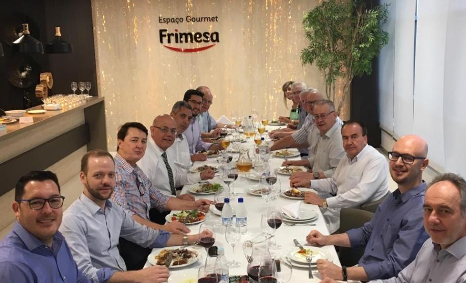 Líderes do agronegócio paranaense conhecem projetos da Nova Ferroeste