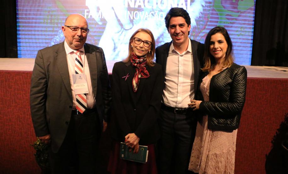 Especialistas de dez países debatem modelos inovadores de políticas públicas de apoio à família