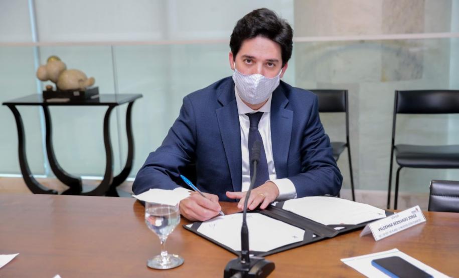 Paraná e Mato Grosso do Sul firmam acordo para ampliar malha ferroviária