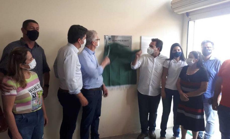 Entrega de pavimentação de estrada rural e de máquinas, caminhão e equipamentos para cooperativas de agricultura familiar, inauguração de cozinha comunitária. Estas foram algumas das ações dos secretários estaduais da Agricultura e do Abastecimento, Norberto Ortigara, e do Planejamento e Projetos Estruturantes, Valdemar Bernardo Jorge, na semana passada na região do Norte Pioneiro.