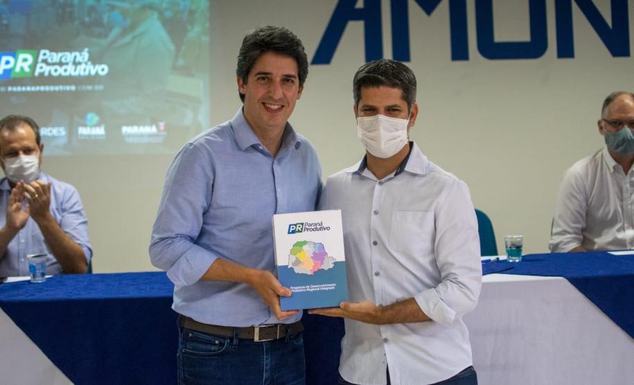 Municípios da região de Paranavaí recebem plano de desenvolvimento produtivo.