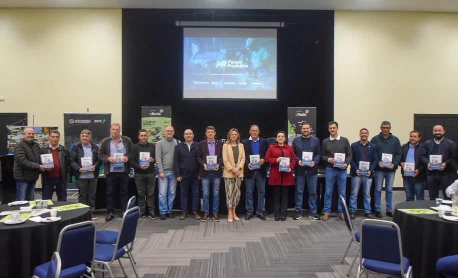 Municípios dos Campos Gerais recebem planos de desenvolvimento integrado