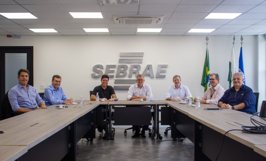 Reunião no Sebrae sobre Paraná Produtivo.