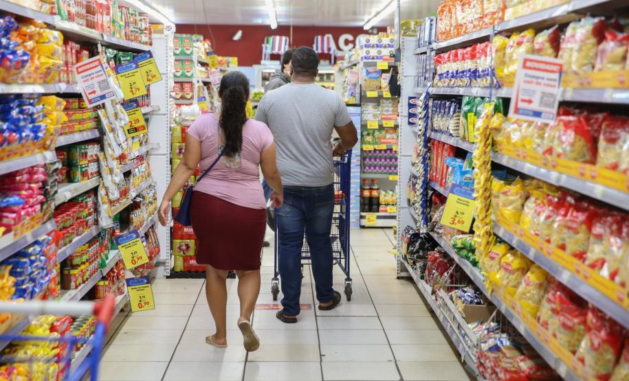 Inflação de alimentos teve aumento em fevereiro.