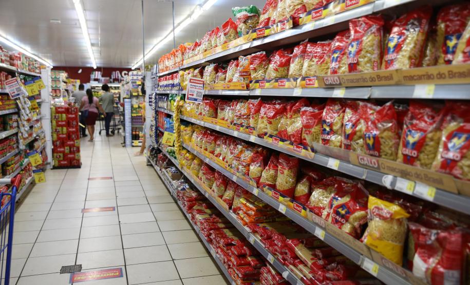 Inflação de alimentos teve aumento em fevereiro.
