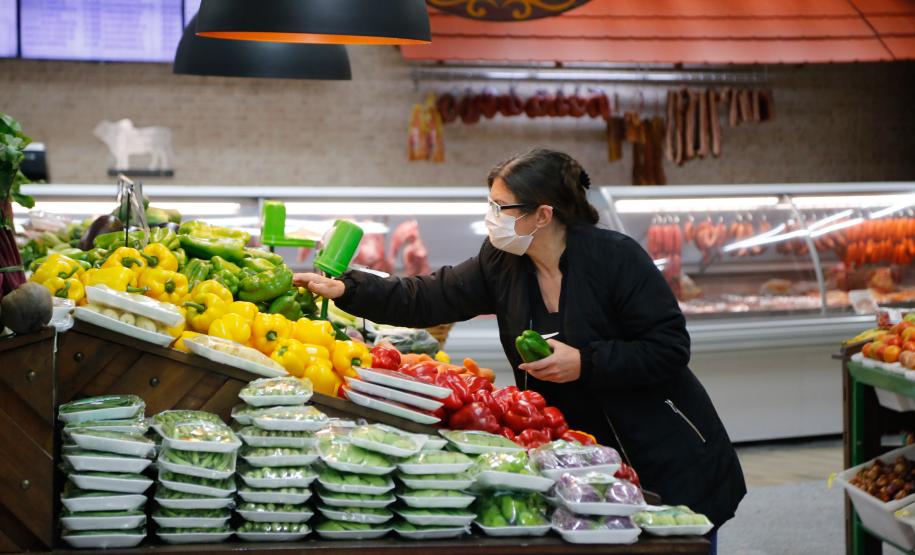 Inflação de alimentos teve aumento em fevereiro.