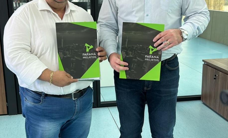 pavimentação de rodovia entre Rio Branco do Ivaí a Cândido de Abreu