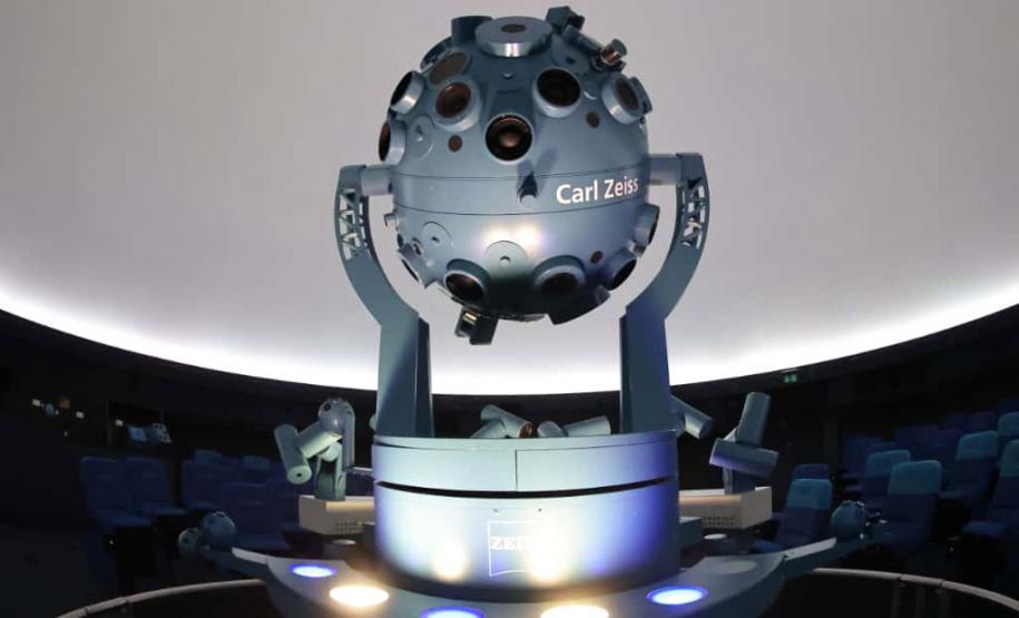 Na Alemanha, Governo do Paraná assina contrato para planetário em parque a ser revitalizado com projeto do Planejamento