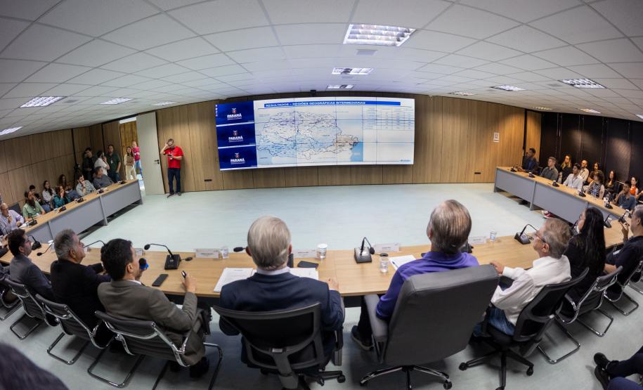 Paraná tem população urbana, escolarizada e com casa própria, aponta pesquisa inédita