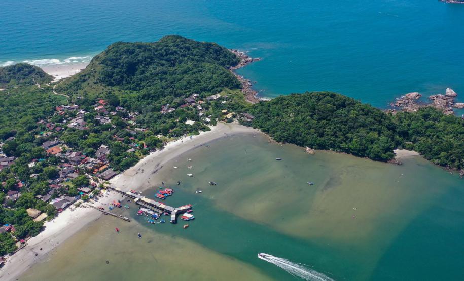 Estado realiza pesquisa com moradores e turistas da Ilha do Mel para implantar melhorias