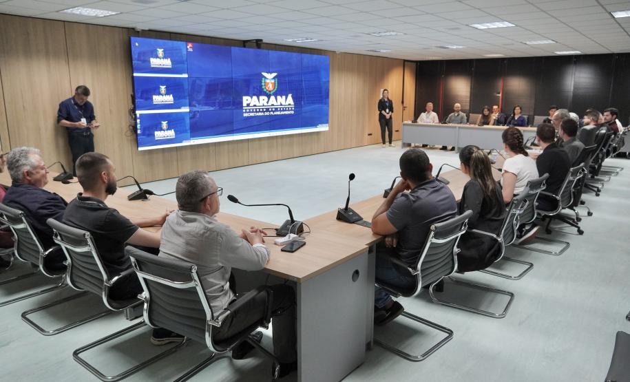 Planejamento e o Instituto Paranaense de Desenvolvimento Econômico e Social recebem novos servidores