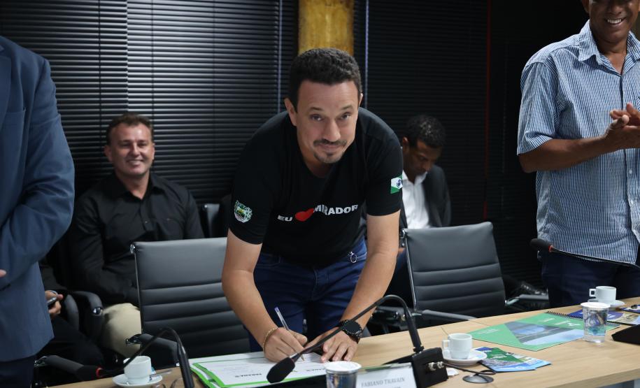 Ponte sobre o rio Ivaí entre Mirador e Guaporema