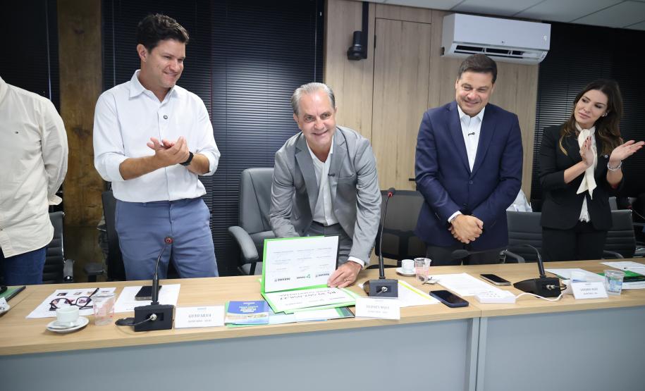 Ponte sobre o rio Ivaí entre Mirador e Guaporema