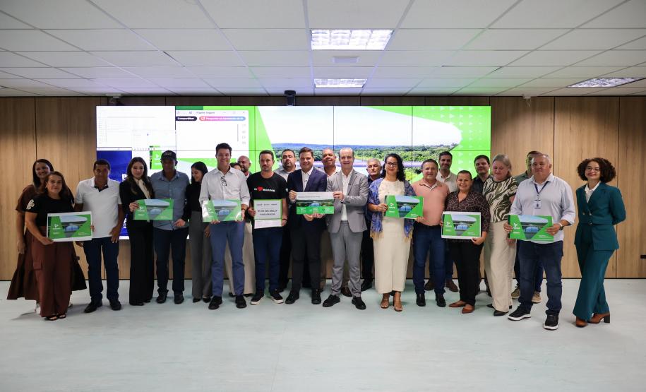 Ponte sobre o rio Ivaí entre Mirador e Guaporema