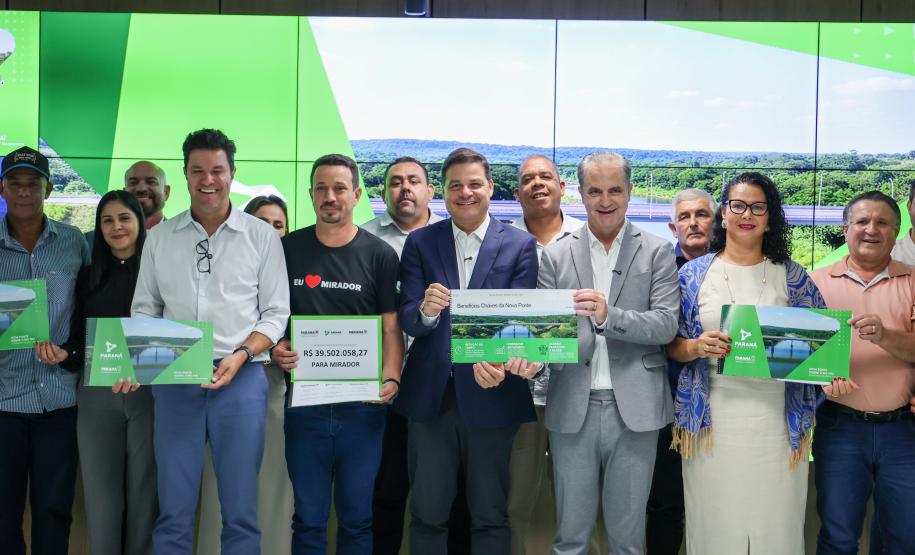 Ponte sobre o rio Ivaí entre Mirador e Guaporema