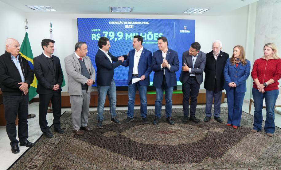 Governador libera investimento do projeto do Asfalto Novo Vida Nova em Irati do Paraná Projetos e Secretaria do Planejamento