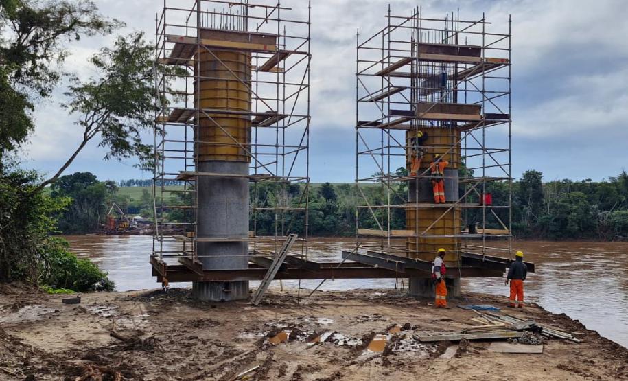 Nova ponte entre Japurá e São Carlos do Ivaí tem fundações concluídas nas duas margens