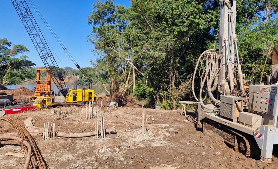 Nova ponte entre Japurá e São Carlos do Ivaí tem fundações concluídas nas duas margens