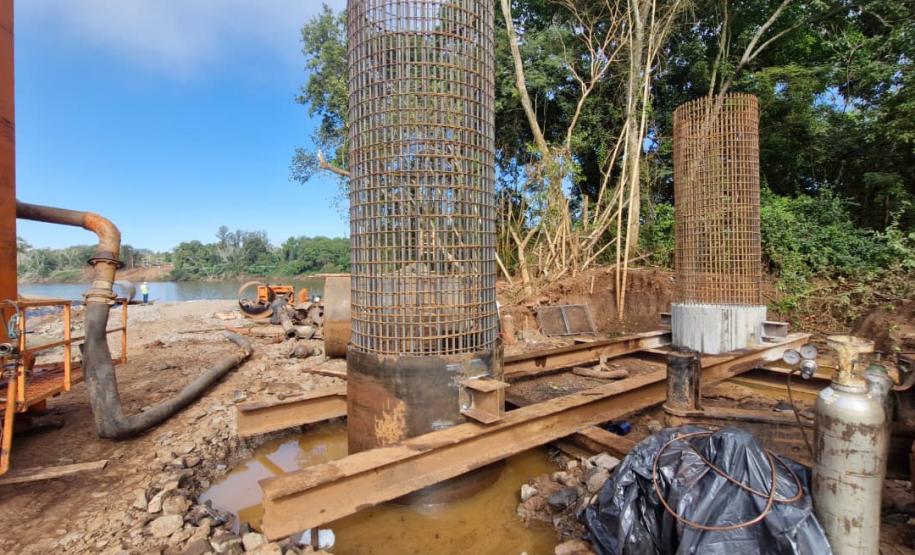 Nova ponte entre Japurá e São Carlos do Ivaí tem fundações concluídas nas duas margens